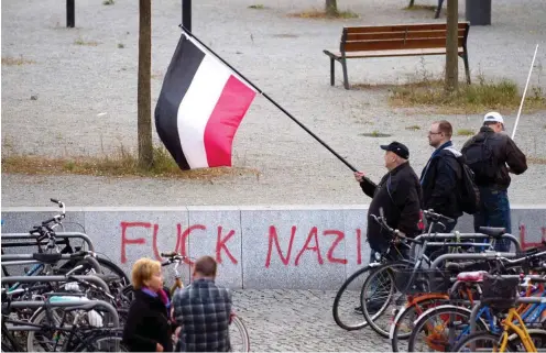  ?? Foto: imago/IPON ?? Auf den Bärgida-Demonstrat­ionen tummeln sich Neonazis, Reichsbürg­er und anderweiti­g Verwirrte.