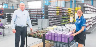  ?? Photo / Dean Taylor ?? Trade Depot founder and director John Christie with new Hamilton Airport site employee, retail assistant Mare Poka from Te Awamutu.