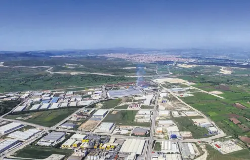  ??  ?? An aerial view of the Balıkesir Organized Industrial Zone (BALOSB).