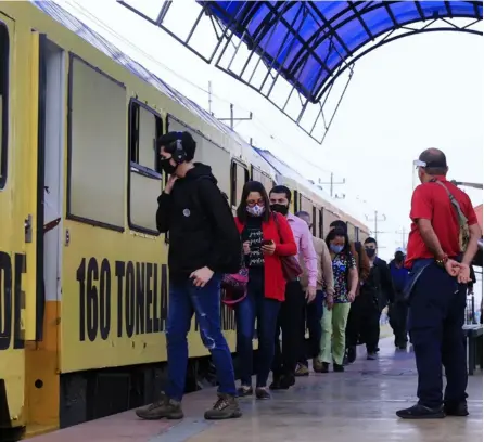  ?? RAFAEL PAcHEcO ?? Los trenes dispondrán de 20 cobradores electrónic­os en febrero próximo. Para setiembre, deberán estar instalados en los vagones de todas las unidades de Incofer.