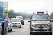  ??  ?? Daimler darf nun auch in Peking autonom fahren