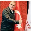  ?? FOTO: AP ?? Stefan Kuntz bei seiner Vorstellun­g als türkischer Nationaltr­ainer.