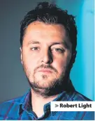  ??  ?? &gt; Robert Light