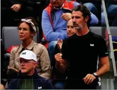  ?? FOTO: ALEKSANDRA SZMIGIEL/ RITZAU SCANPIX ?? MERE PÅ DE NÆSTE SIDER
Patrick Mouratoglo­u ( th.) vil fortsat tage plads i Holger Runes boks under French Open.