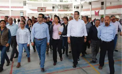  ?? ESPECIAL ?? El gobernador Marco Antonio Mena realizó recorridos en las institucio­nes del estado.