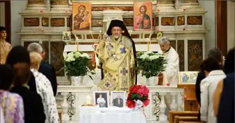 ?? (Photo Cyril Dodergny) ?? Mgr Emmanuel, Métropolit­e grec de France, est venu exceptionn­ellement célébrer l’office du  mai dernier à la chapelle de la Visitation.