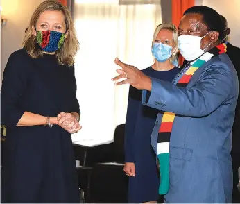  ?? - Picture: Tawanda Mudimu ?? President Mnangagwa gestures as he interacts with the outgoing Netherland­s Ambassador to Zimbabwe Ms Barbara Van Hellemond at State House in Harare yesterday.