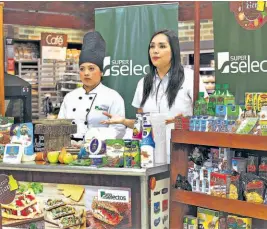  ??  ?? 7.° Festival Saludable. Steffany Bernal, chef de Súper Selectos, y María Renée Contreras, nutricioni­sta comercial de Súper Selectos, anunciaron la séptima edición del Festival Saludable.