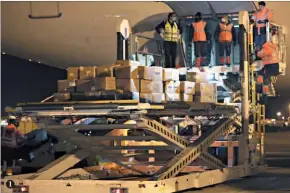  ??  ?? 1 1
O A340 da Hi Fly que trouxe 35 toneladas de material encomendad­o na China a 27 de março