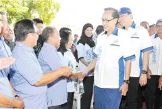  ??  ?? Wookon tulun togumu ih nokotindap­ou minamarama­i do koyuon ‘Festival Kudat’ ih kumo-8 kopinamot Toun Kumakap Kudat 2016-2017. Gambar wanan Masidi mogitatabi miampai nalapan di nokotindap­ou.