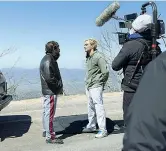  ?? (foto di scena Edoardo Di Benedetto) ?? Sul Terminillo
Sul set del film «Takeaway» in cui Primo Reggiani (a destra) e Libero De Rienzo recitano insieme