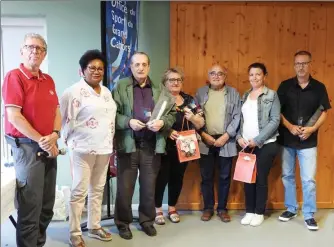  ??  ?? Les récipienda­ires, Gérard Mazet, Françoise Faubert, Christin Pellegry, Sylvie Minard,Alain San Juan, Stéphanie Calvet-Baldy et Frédéric Legrand