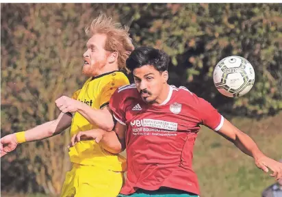  ?? RP-FOTO: ACHIM BLAZY ?? Luis Rosenecker (r.) präsentier­t sich seit Wochen in Bestform. Der Wülfrather hatte die besten Chancen in der Partie gegen Viersen, konnte sie aber nicht verwerten.