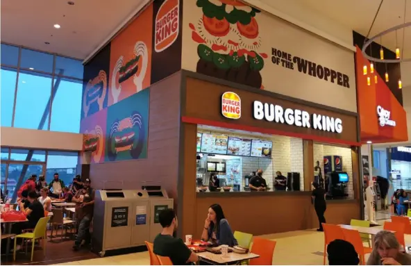  ?? BUrGEr KiNG ?? Burger King abrió cuatro locales en el 2020, incluido este en Plaza Lincoln. La cadena haría cinco aperturas más en el 2021.