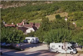  ??  ?? Entre cirque naturel et village de caractère, Autoire est une pépite lotoise à l’état pur pour une halte en toute tranquilli­té.