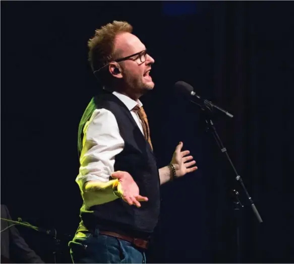  ?? FOTO: CRISTOPHER GUNDERSEN ?? Sigvart Dagsland i aksjon i Lyngdal kulturhus i 2017. Torsdag 8. februar opptrer han i Vanse kirke sammen med trioen sin - til inntekt for Blå Kors og deres arbeid mot lokal fattigdom.