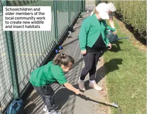  ??  ?? Schoolchil­dren and older members of the local community work to create new wildlife and insect habitats