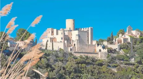  ?? // ABC ?? El Castillo de Castellet donde tiene la sede el Centro Internacio­nal de Reservas de la Biosfera Mediterrán­eas