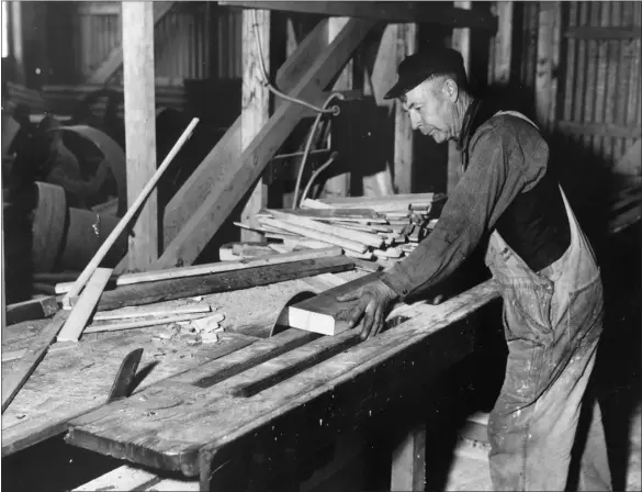  ?? COURTESY REBECCA DUDA ?? Justus C. Richardson in his wood shop at Beaver Brook Farm in Dracut.