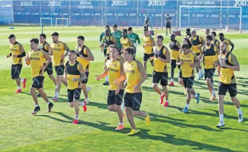  ??  ?? Los jugadores del Getafe, en una sesión de entrenamie­nto de esta semana.