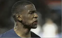  ?? FOTOS: EFE ?? Gonçalo Ramos igualó al filo del tiempo reglamenta­rio el tanto inicial de Keita ante el que el ex azulgrana Arnau Tenas no pudo hacer nada. Antes, Mukiele se fue con el labio sangrando tras un choque con el meta.