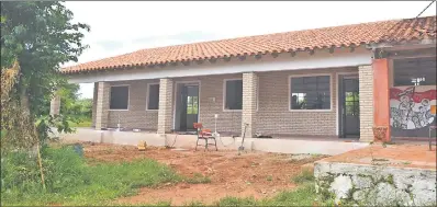  ??  ?? Las dos aulas construida­s en el Colegio Nacional Blas Servín a un costo de G. 142 millones.