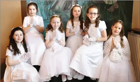  ?? Photo by Sheila Fitzgerald ?? Edel Angland, Aby Cronin, Anna Moynihan, Ailísh Breen, Jessica Brosnan, and Kayleigh Pirrie received their First Holy Communion in the Church of the Sacred Heart, Kiskeam.