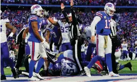  ?? Photograph: Gregory Fisher/USA Today Sports ?? Minnesota Vikings linebacker Eric Kendricks (54) recovers a fumble in the end zone for a touchdown against Buffalo just as the Bills appeared headed for victory.