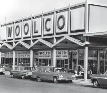  ?? HAMILTON SPECTATOR FILE PHOTO/ ?? Woolco’s low-key spots always promised it was “Taking Care of Christmas,” which indeed it did for Ontario kids in the 1980s. Top left: Late actor John Davies played Scrooge in two decades of Canadian Tire commercial­s.