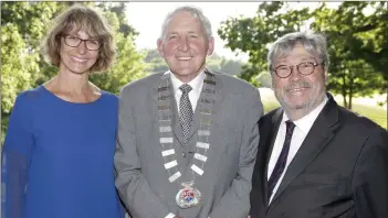  ??  ?? Isabelle Terulay Nicot, Begles Municipal Councillor; Cllr Pat Vance, cathaoirle­ach of Wicklow County Council; and Jean-Etienne Surléve-Bazeille, Deputy Mayor of Begles, at the dinner.