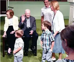  ??  ?? Jimmy Carter pleier jevnlig å undervise på søndagssko­len i Maranatha baptistkir­ke i hjembyen Plains.