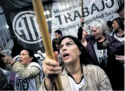  ?? CRISTINA SILLE (REUTERS) ?? Manifestac­ión el miércoles en Buenos Aires.