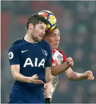  ?? AP ?? Tottenham’s Ben Davies ( left) and Southampto­n’s PierreEmil­e Hojbjerg in action in their English Premier League match in Southampto­n on Sunday. —