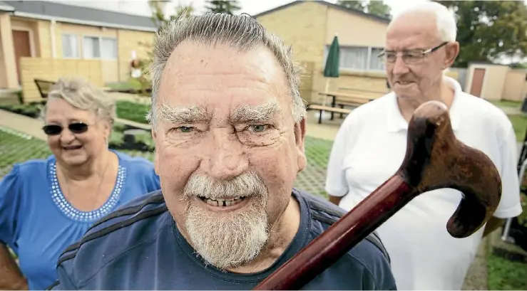  ??  ?? Residents of a Peachgrove Road pensioner housing unit are excited about the landscapin­g improvemen­ts. (From left): Alison Severinsen, Barry Ross and Alan Clarke. PHOTO: CHRISTEL YARDLEY/FAIRFAX NZ