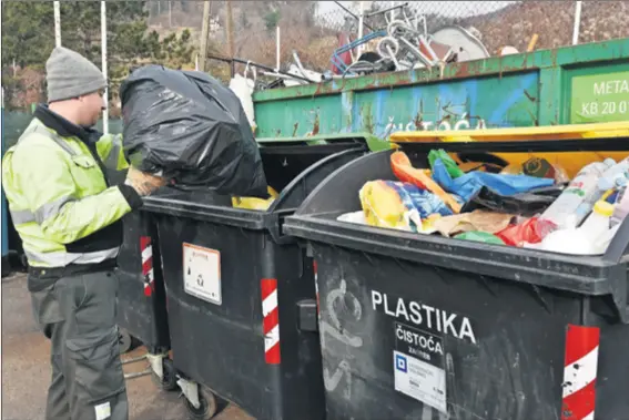  ??  ?? OD POČETKA STUDENOGA I EVIDENCIJA Svi će za dolaska morati pokazati osobnu iskaznicu te podatke o šiframa obveznika i objekta s računa