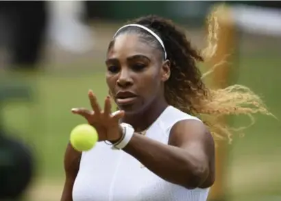  ?? Daniel Leai/afp ?? Zevenvoudi­g Wimbledonk­ampioene Serena Williams staat binnenkort opnieuw op het gras. ©