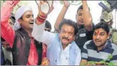  ??  ?? SPS Baghel (centre) held a puja before moving into 6 Kalidas Marg in Lucknow on Wednesday SUBHANKAR CHAKRABORT­Y/HT PHOTO