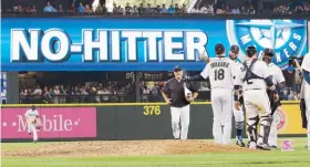  ??  ?? La pizarra del Safeco Field de Seattle refleja la magnitud de la actuación de Hisashi Iwakuma.