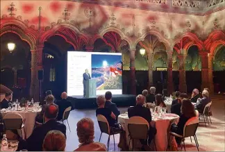  ?? (Photo C.V.) ?? C’est dans le cadre singulier de l’ancienne bourse du commerce, l’un des plus beaux bâtiments de la ville, que s’est ouverte la mission hier soir en réunissant des entreprene­urs belges et monégasque­s.