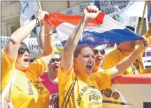  ??  ?? El martes a las 8:00 se prevé otra movilizaci­ón de docentes. Partirán de Plaza Uruguaya hasta el Congreso.