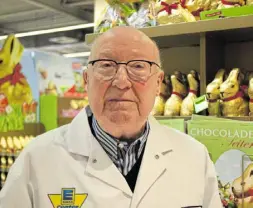  ?? ?? Jürgen Niewöhner arbeit seit nun mehr 70 Jahren im regionalen Einzelhand­el.