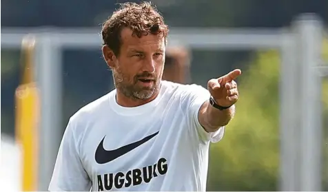  ?? Foto: Klaus Rainer Krieger ?? Wohin führt der Weg von Markus Weinzierl mit dem FC Augsburg? Der Heimpartie gegen Gladbach kommt da eine große Bedeutung zu.