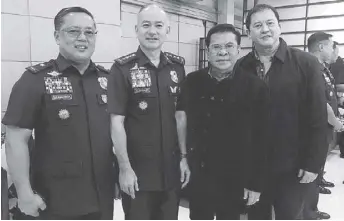  ??  ?? From left: PSSupt Rhodel Sermonia, chief of Police Community Relations Group; and newly installed PNP chief Director Gen. Oscar Albayalde; with former Gov. Chavit Singson and Phillip Salvador who were among the judges — Photos by RICKY LO