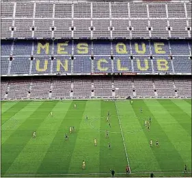  ??  ?? Le 1er octobre, contre Las Palmas, le FC Barcelone a joué à huis clos.