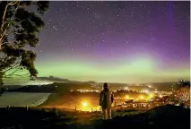  ?? PHOTO: JAMIE RYAN ?? The Aurora Australis as viewed from Warrington, Dunedin.