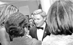  ??  ?? Farrow, centre, at the Bloomberg Vanity Fair White House Correspond­ents’ Associatio­n dinner afterparty in Washington, D.C., in 2015. — WP-Bloomberg photo