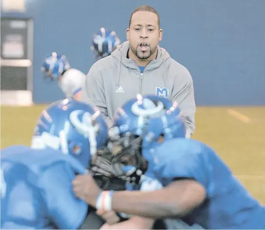  ??  ?? Entraîneur de la ligne défensive des Carabins de l’Université de Montréal depuis deux saisons, Ronald Hilaire prendra la relève de Mickey Donovan à McGill en tant que coordonnat­eur défensif.