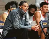  ?? Delcia Lopez / Associated Press ?? Texas Rio Grande Valley’s Lew Hill kept coaching while fighting amyloidosi­s, a bone marrow disorder.