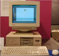  ??  ?? Left: The Compaq Deskpro 386 bat IBM as the first 80386 PC to market.
