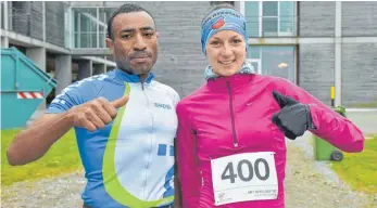  ?? SZ-FOTO: EICHLER ?? Efrem Tadese und Lucie Moisson gewannen den zweiten Lauf der oberschwäb­ischen Crosslaufs­erie in Bad Waldsee.